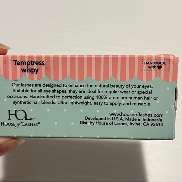 House of Lashes Black Lashes Temptress Wispy Adhesive - Picture 4 of 4